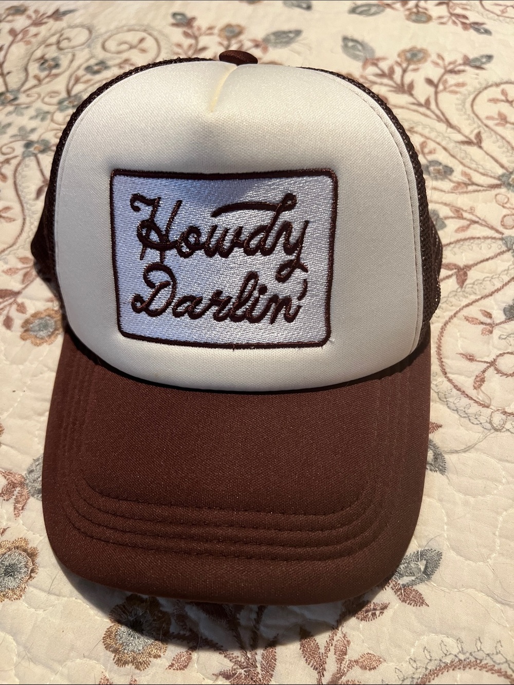 Levi's Brown and White Trucker Hat with 'Howdy Darlin'' Patch